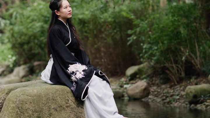 La tenue traditionnelle chinoise : entre valeurs et mode