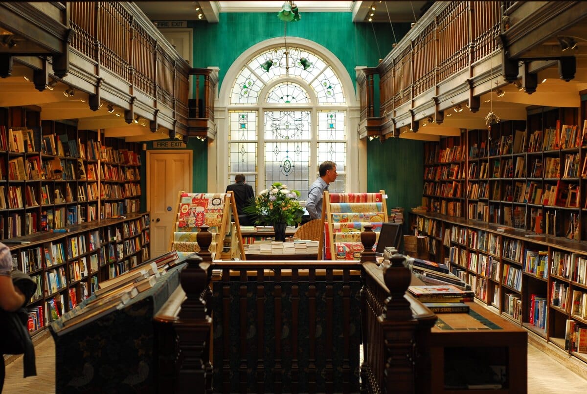 Relire les classiques : le luxe tranquille d'une bibliothèque bien tenue